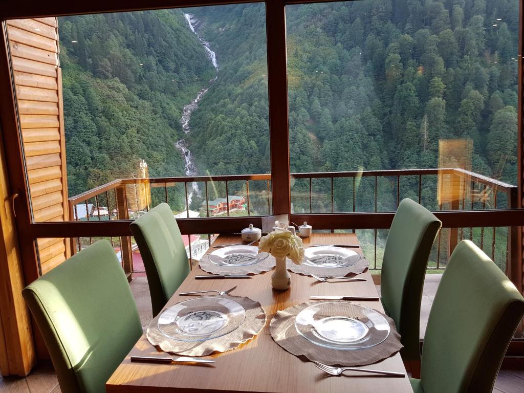 (Petit-déjeuner et dîner inclus)
