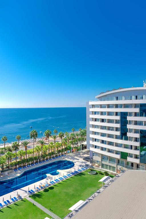 Bienvenue en Turquie ! Vous serez transféré depuis l’aéroport d’Antalya ou la gare routière d’Antalya vers votre hôtel.