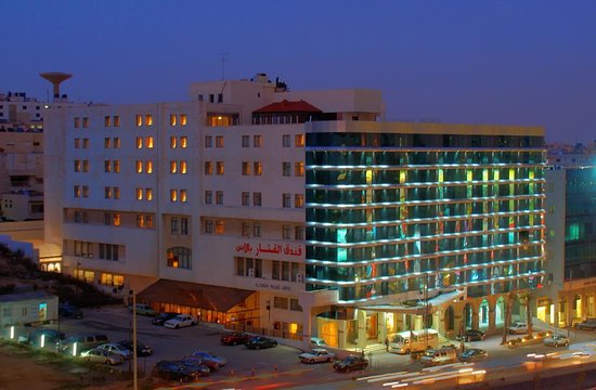 Petit déjeuner à l’hôtel , Visite d’Amman, capitale du royaume hachémite de Jordanie ,Visite du Théâtre Romain ,visite de Jérash ,Retour a Amman Dîner et nuit à l’hôtel.